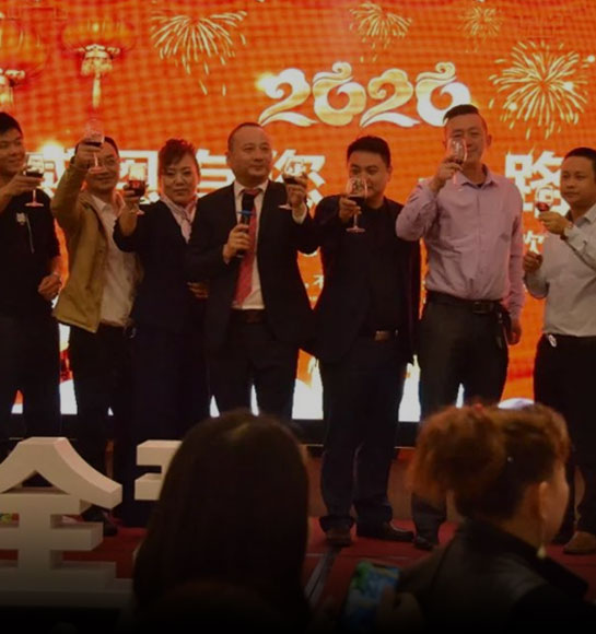 強(qiáng)強(qiáng)聯(lián)合！“國(guó)寶焊匠”蒞臨鑫全利激光，戰(zhàn)略簽約共啟新篇章